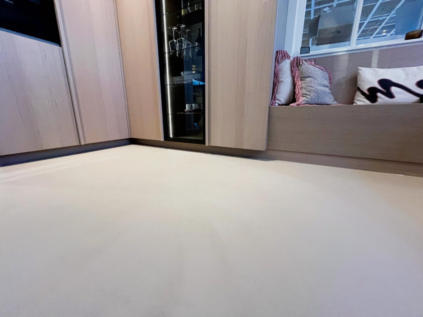 Keuken met lichte Grit Floor in Moergestel